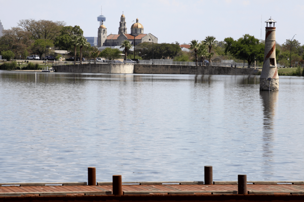 Woodlawn Lake Park San Antonio Young Professionals
